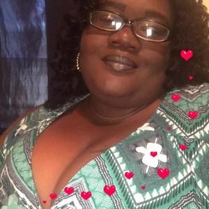 Meet your Posher, Leticia